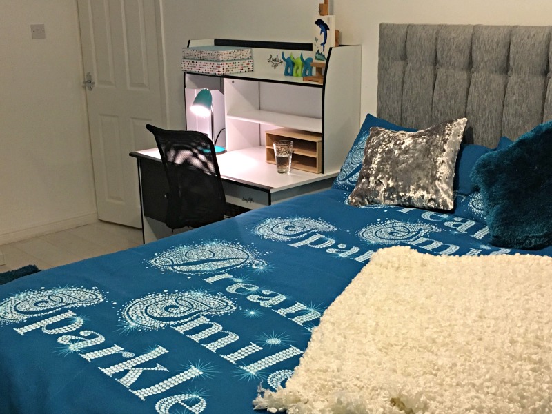 Tween teal room makevoer: This teal duvet set from Wayfair really looked good