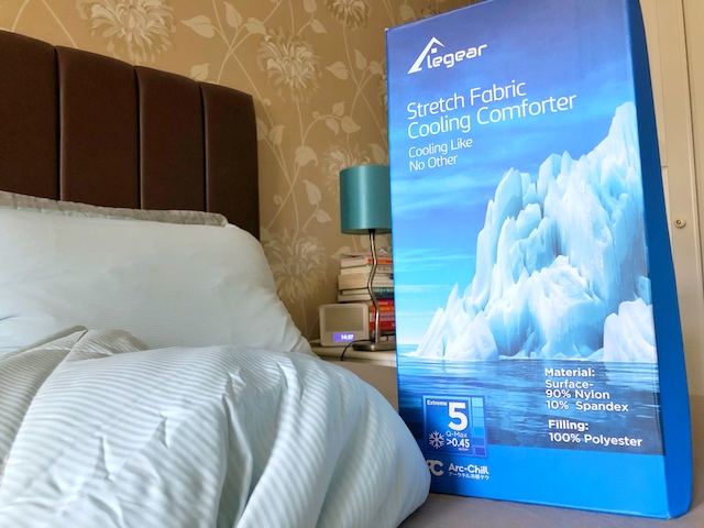 The fabric in this duvet draws heat away from the body so you can sleep in the heat