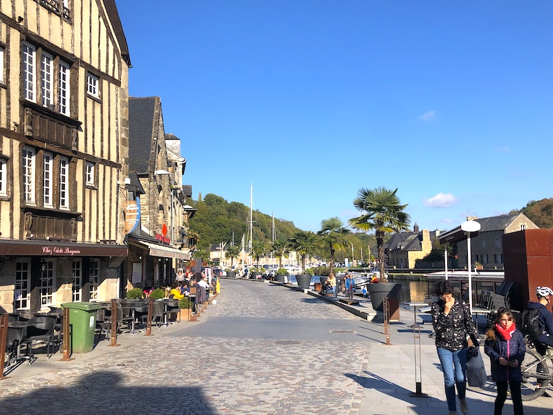 Riverfront restaurants in Dinan